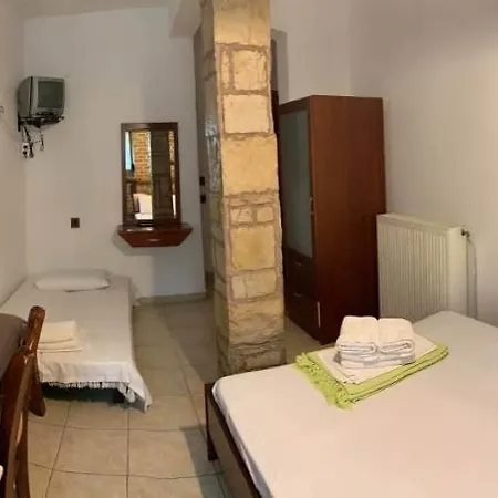 Alexandros Apartment *