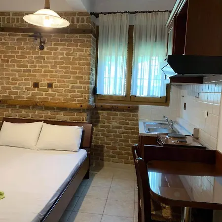 Alexandros Káto Loutrákion