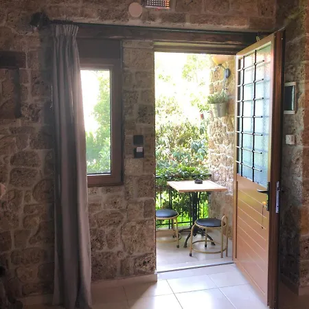Alexandros Apartment *