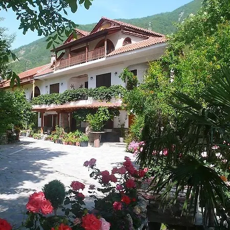 Apartment Alexandros *