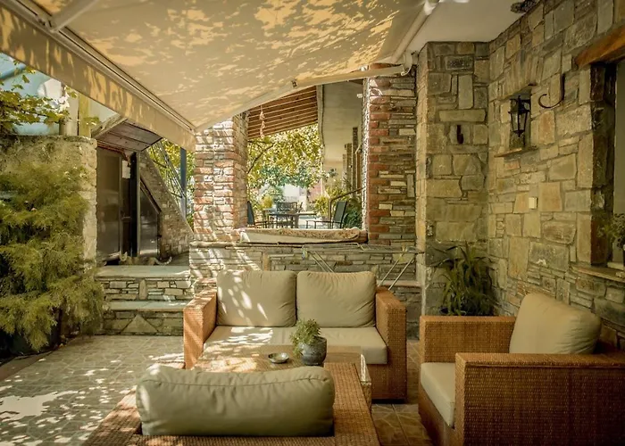Alexandros Apartment *